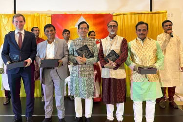 সিডনিতে শারদ মেলায় চার গুণীজনকে সম্মাননা