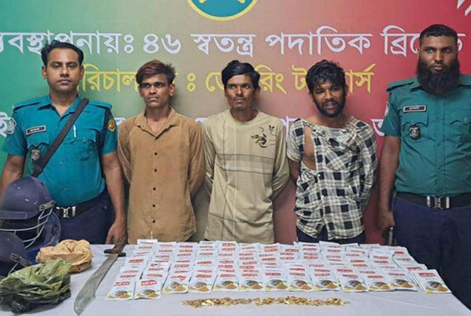 রাজধানীর মোহাম্মদপুরে মাদক-বিস্ফোরকসহ তিনজন আটক