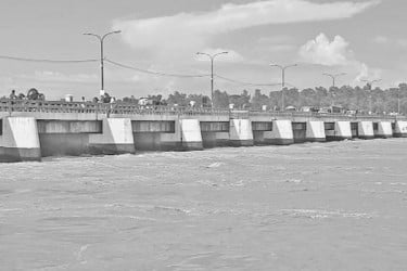 ভারী বৃষ্টি, ফের বিপৎসীমার কাছাকাছি তিস্তার পানি