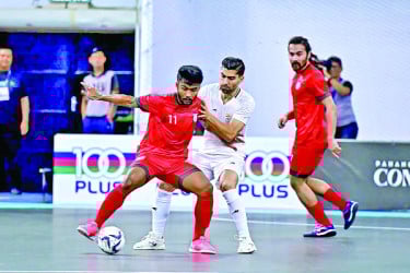 ইরানের কাছে হেরে ফুটসালে যাত্রা