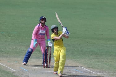 এক ম্যাচে ৯৯ চার ও ১২ ছক্কা, ৭৮১ রান