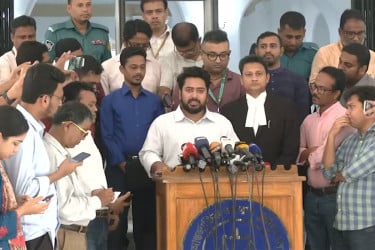 ষড়যন্ত্রের কিছু নেই, জনগণের বৈধতায় জনগণই অভ্যুত্থান ঘটিয়েছে : নাহিদ