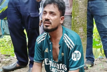 দিনাজপুরে গৃহবধূকে ছুরিকাঘাতের ঘটনায় আটক ১