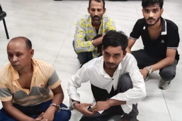 বরিশালে আওয়ামী লীগের মিছিলের চেষ্টা, চারজনকে পুলিশে সোপর্দ