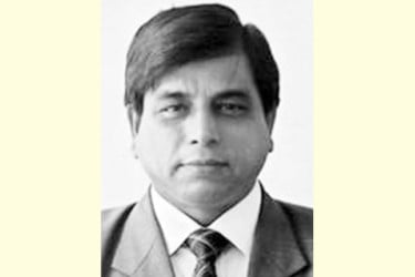 মুখঢাকা মুখোশের এই দুনিয়ায়