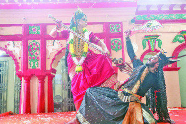 মহালয়ার মধ্য দিয়ে শারদীয় দুর্গোৎসব শুরু