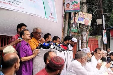 নির্বাচন পরিচালনায় আওয়ামী দোসরদের সম্পৃক্ত করা যাবে না : ফারুক