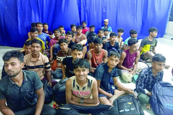 টেকনাফে যৌথ বাহিনীর অভিযানে উদ্ধার ৮৪ নারী-শিশু