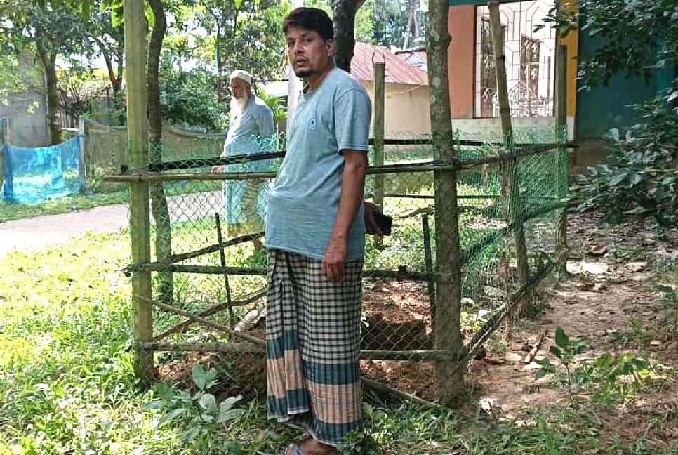 ভালুকায় কবর থেকে কঙ্কাল চুরির অভিযোগ
