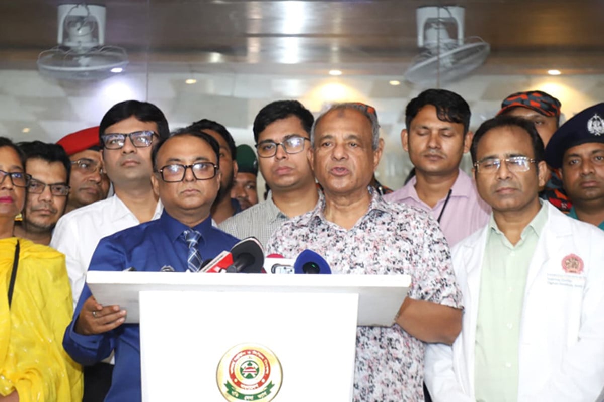 দগ্ধ ফায়ার ফাইটারদের সর্বোচ্চ চিকিৎসা দেওয়ার নির্দেশ স্বরাষ্ট্র উপদেষ্টার