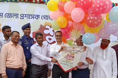 চাঁদপুরে উৎসবমুখর পরিবেশে জেলা প্রশাসক গোল্ডকাপের উদ্বোধন