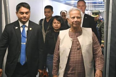 নিউইয়র্কে পৌঁছেছেন প্রধান উপদেষ্টা