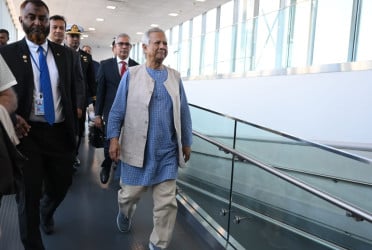 জাতিসংঘের অধিবেশনে যোগ দিতে নিউইয়র্ক পৌঁছেছেন প্রধান উপদেষ্টা