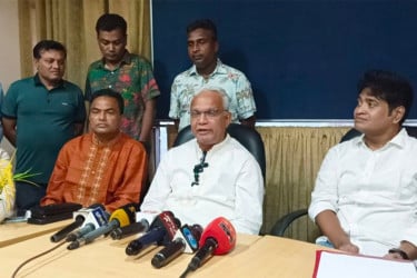 দেশের মানুষ পরিবর্তনের জন্য অপেক্ষা করছে: ডা. জাহিদ