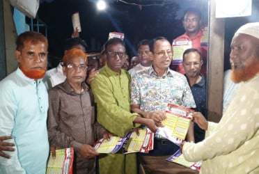 গোবিন্দগঞ্জে বিএনপির ৩১ দফার লিফলেট বিতরণ
