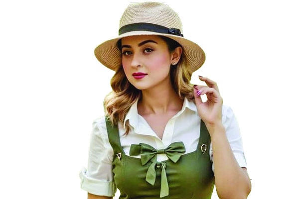 আসছেন বুবলী