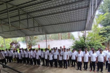 ভারতে ৭১ মাওবাদীর আত্মসমর্পণ