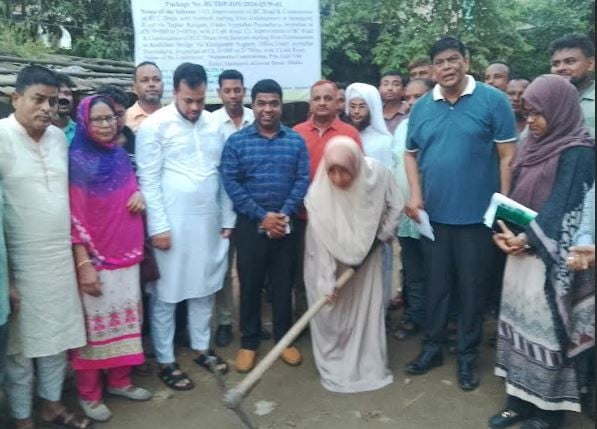 জয়পুরহাটে সড়ক উন্নয়ন কাজের উদ্বোধন