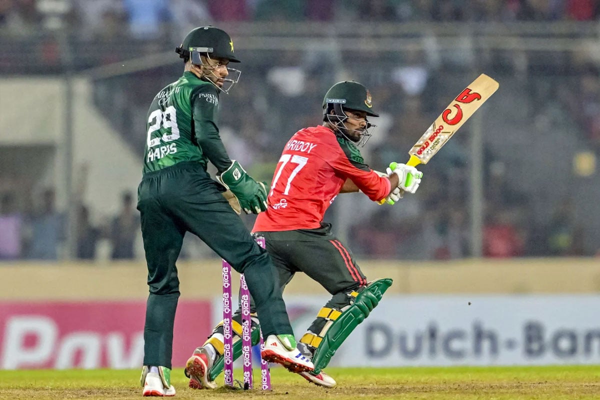 অঘোষিত সেমিফাইনালে রাতে মুখোমুখি বাংলাদেশ-পাকিস্তান