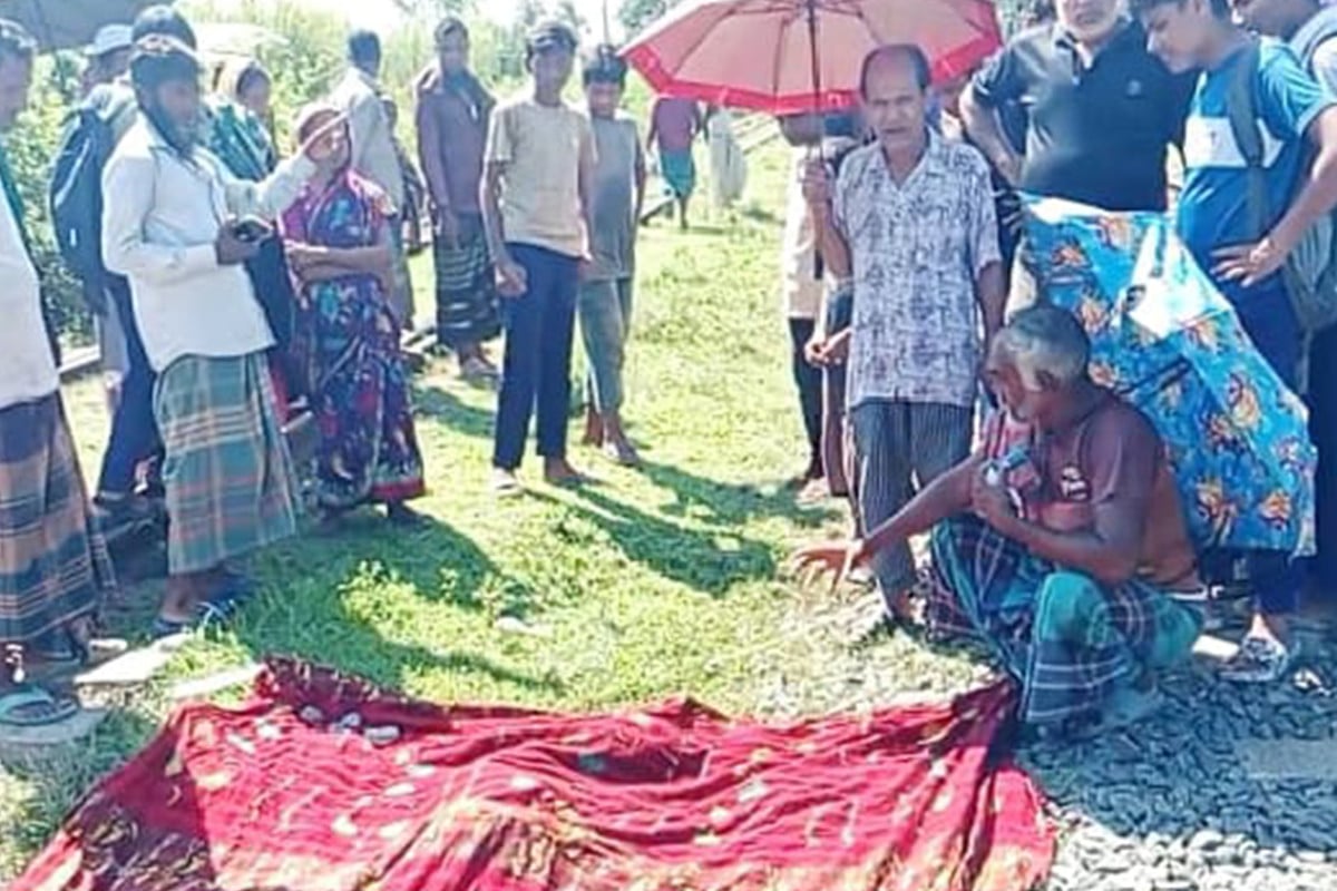জয়পুরহাটে ট্রেনে ধাক্কায় যুবকের মৃত্যু