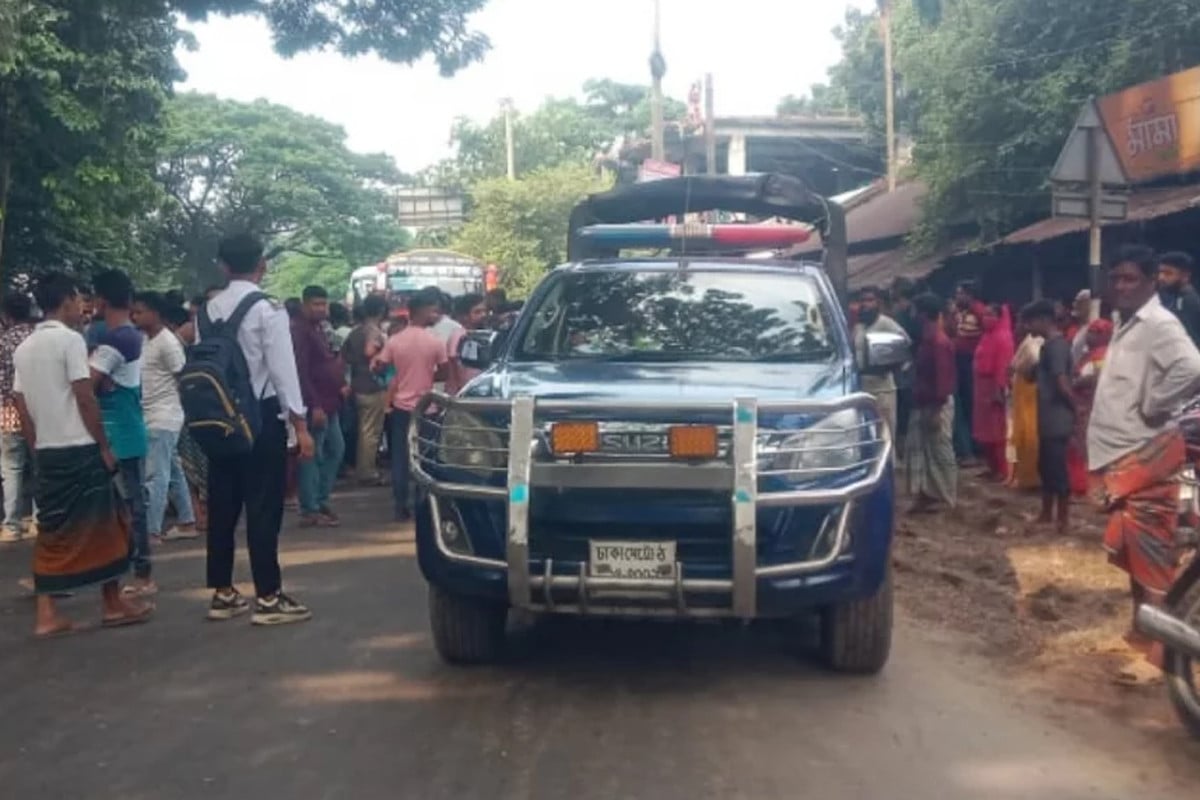 নাটোরে ট্রাক চাপায় শ্রমিক নিহত, সড়ক অবরোধ