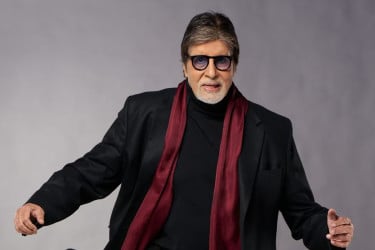 বিপুল ভোটে জিতেও যে কারণে রাজনীতি ছেড়েছিলেন অমিতাভ