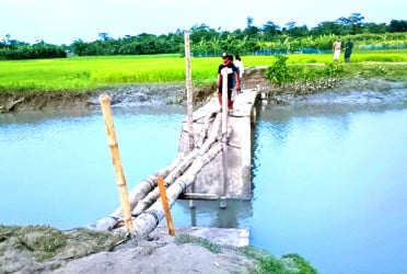 সীমাহীন দুর্ভোগে চরঘাসিয়ার ৫ হাজার মানুষ