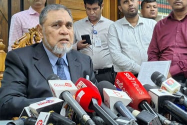 শাপলা প্রতীক কেন দেয়া হবে না, তার ব্যাখ্যা দেবে না ইসি: সিইসি