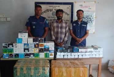 আখাউড়ায় ভারতীয় মোবাইল ডিসপ্লে জব্দ