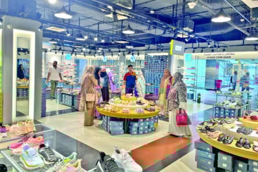 জমজমাট শপিং বসুন্ধরা সিটিতে
