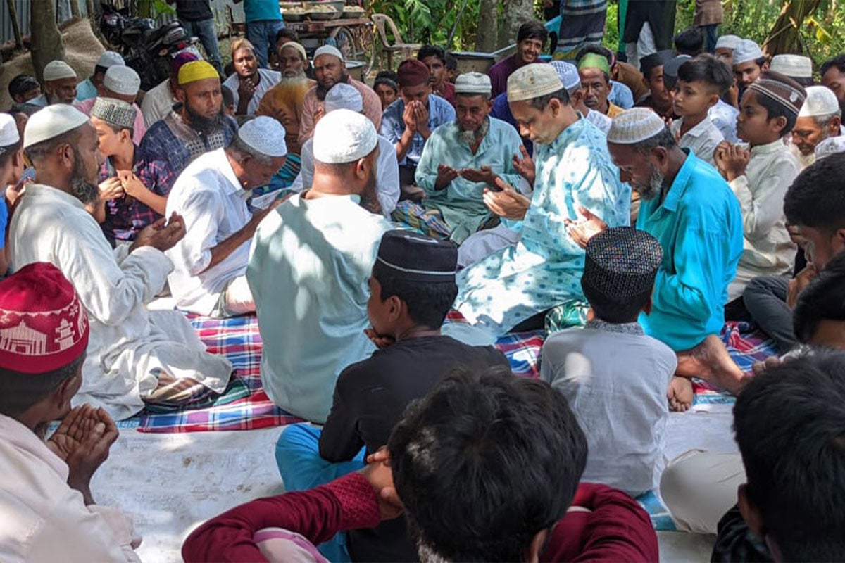 ছাগল চোরের হেদায়েতের জন্য মসজিদে মিলাদ ও দোয়া মাহফিল