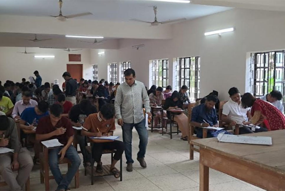 খাগড়াছড়িতে যুব উন্নয়নের ফ্রিল্যান্সিং প্রশিক্ষণ