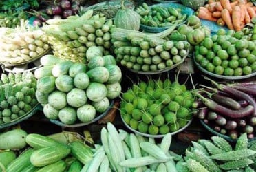 চাঁদাবাজিতে সবজি চার গুণ চড়া