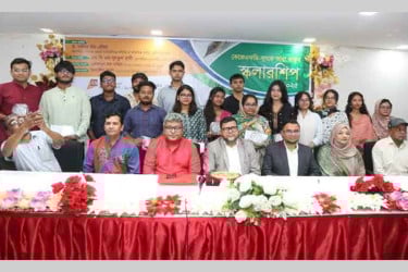 কিশোরগঞ্জ সাংবাদিক ফোরামের শিক্ষাবৃত্তি প্রদান
