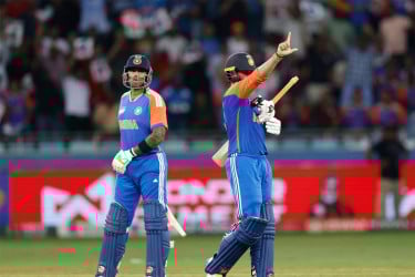শ্রীলঙ্কাকে ২০৩ রানের লক্ষ্য দিল ভারত