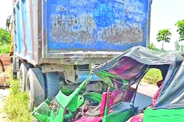 সড়কে নিঃস্ব হচ্ছে পরিবার