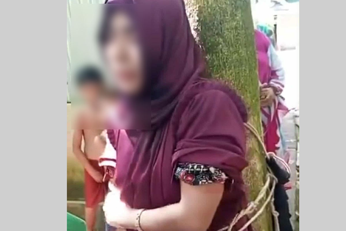 স্ত্রীর দাবি নিয়ে আসা তরুণীকে গাছে বেঁধে নির্যাতন; গ্রেফতার ৩