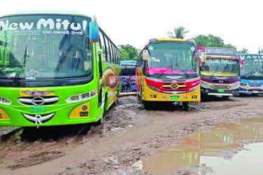 চাঁপাই রাজশাহী নাটোর থেকে ফের দূরপাল্লার বাস বন্ধ