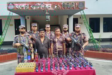 যশোরে মদ-ফেনসিডিলসহ ভারতীয় নাগরিককে আটক করেছে বিজিবি