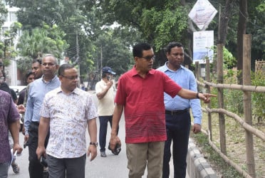 বৃক্ষরোপণ ও সবুজায়নের উদ্বোধন করলেন ডিএসসিসি প্রশাসক