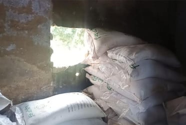 জয়পুরহাটে দোকানে চুরি