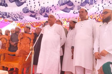 ‘ধর্ম নিয়ে ব্যবসা করবেন না, ইসলামকে বিক্রি করবেন না’