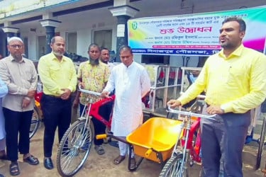 দিনাজপুর পৌরসভায় বর্জ্য ব্যবস্থাপনায় যুক্ত হলো ৩৯ ভ্যান