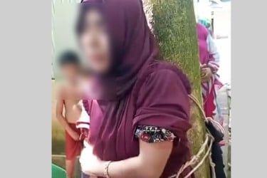 স্ত্রীর দাবি নিয়ে আসা তরুণীকে গাছে বেঁধে নির্যাতন; গ্রেফতার ৩