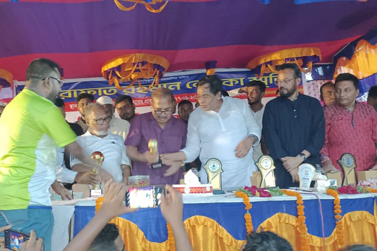 আরাফাত রহমান কোকো স্মৃতি ফুটবল টুর্নামেন্টের ফাইনাল অনুষ্ঠিত