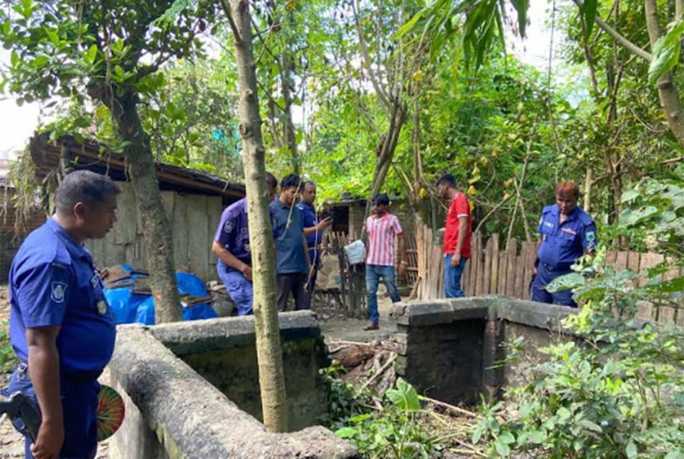 চাঁপাইনবাবগঞ্জে কবরস্থানে ককটেল বিস্ফোরণ