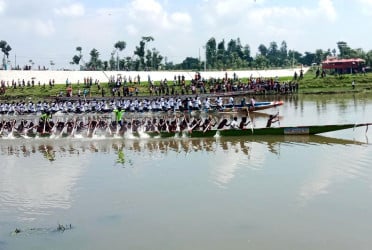 গাইবান্ধায় নৌকাবাইচ প্রতিযোগিতা