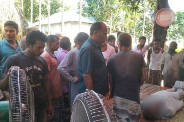 বিদ্যুৎস্পৃষ্ট ভাইকে বাঁচাতে গিয়ে দুই সহোদরের মর্মান্তিক মৃত্যু