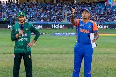 এশিয়া কাপের ফাইনালে টসে জিতে ফিল্ডিংয়ে ভারত