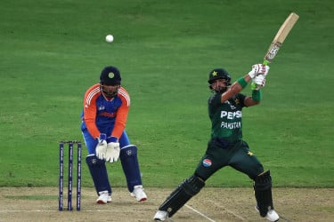 ফাইনালে পাকিস্তানকে ১৪৬ রানে গুটিয়ে দিল ভারত